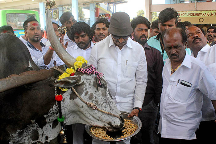 ರೈತರ ಕುಟುಂಬಕ್ಕೆ 25ಲಕ್ಷ ರೂ. ನೆರವು ನೀಡಿ: ವಾಟಾಳ್ ನಾಗರಾಜ್